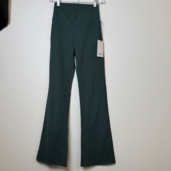 Girlfriend Collective Compressive Flare Legging color moss sz S - Picture 2 of 7